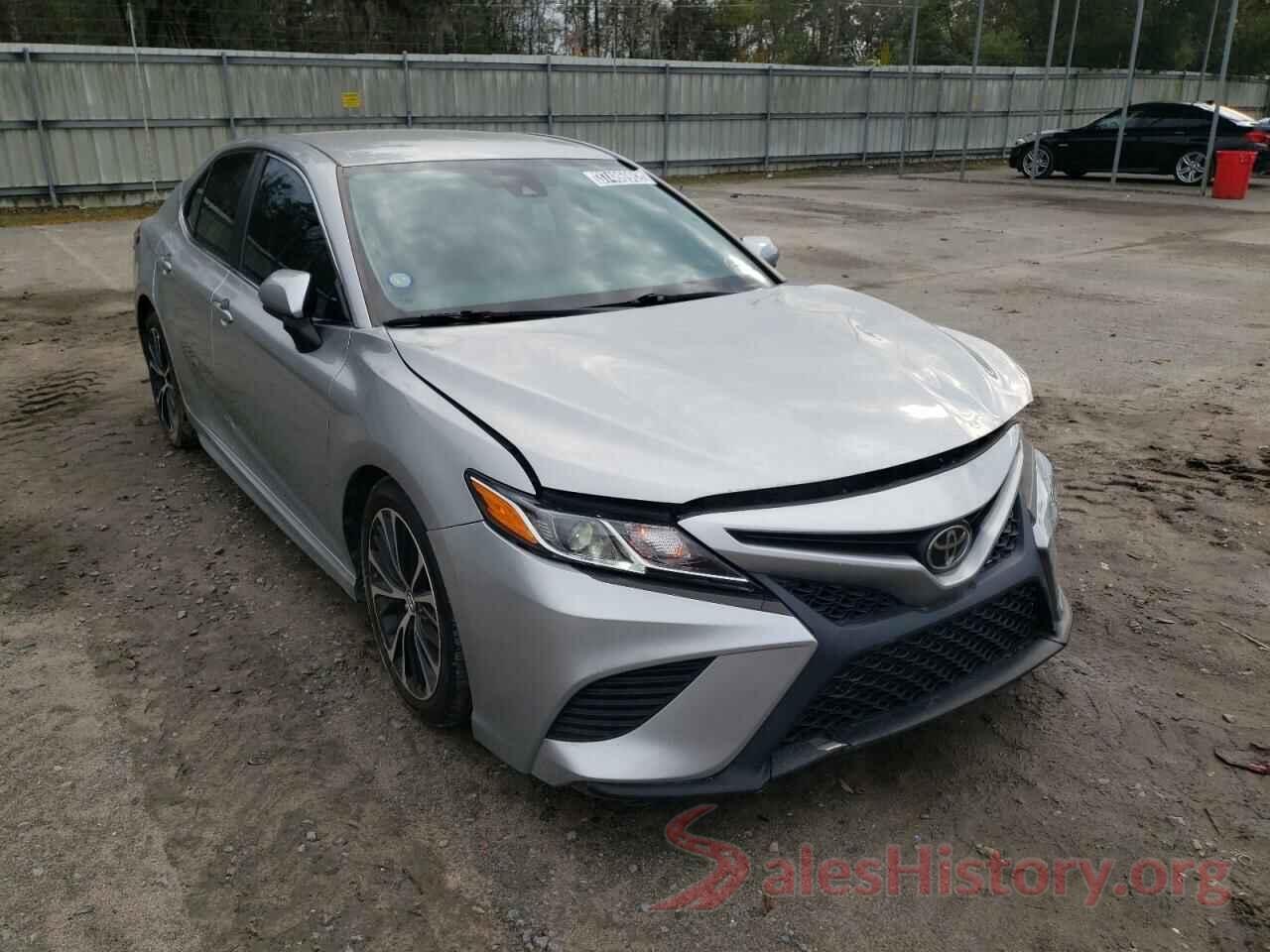 4T1B11HK7JU517268 2018 TOYOTA CAMRY