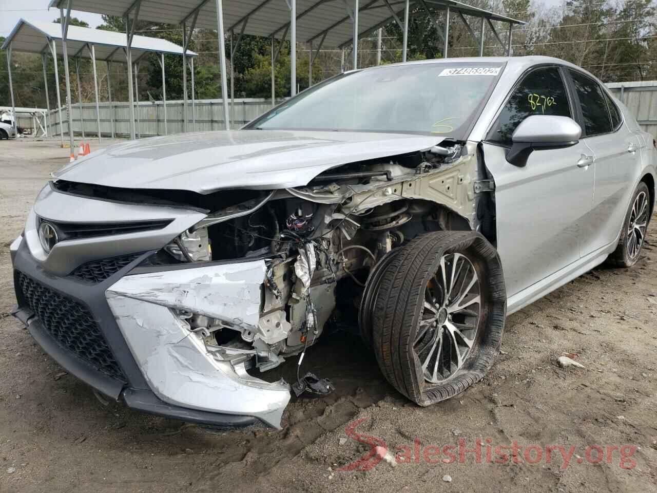 4T1B11HK7JU517268 2018 TOYOTA CAMRY