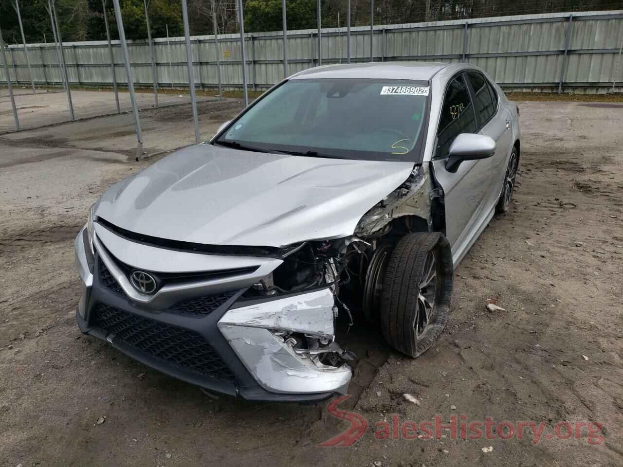 4T1B11HK7JU517268 2018 TOYOTA CAMRY