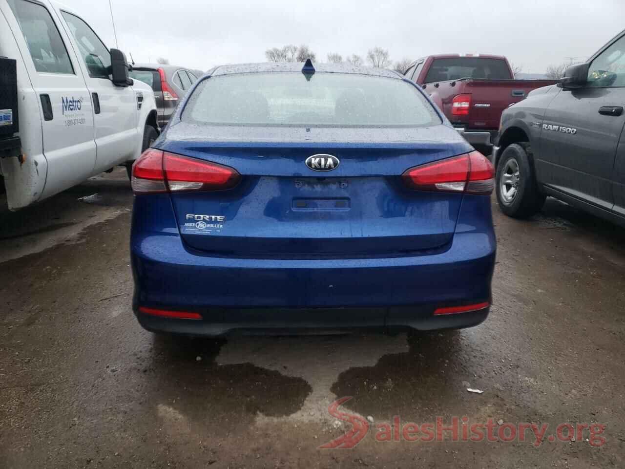 3KPFL4A71JE261795 2018 KIA FORTE