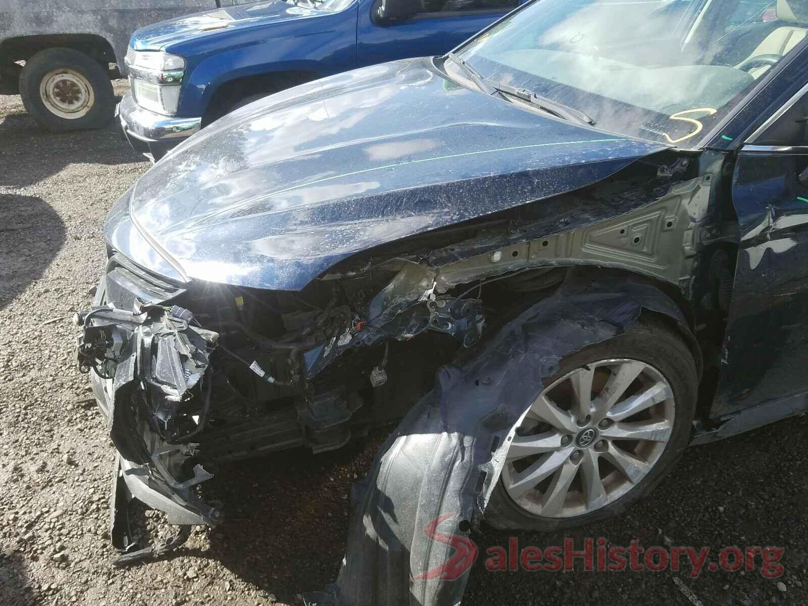 4T1B11HK2JU523463 2018 TOYOTA CAMRY