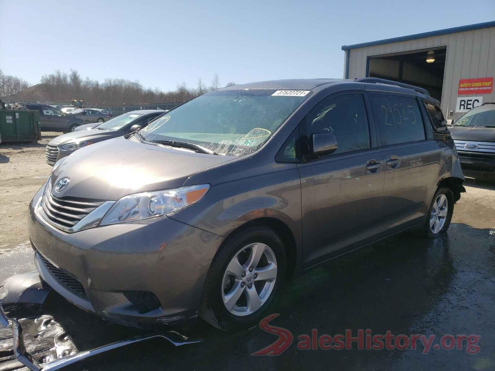 5TDKZ3DC5HS773768 2017 TOYOTA SIENNA