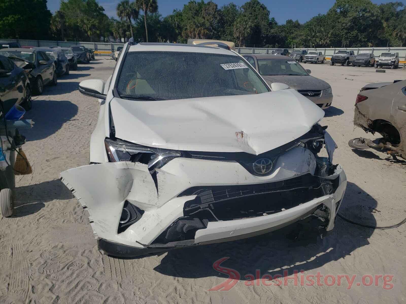 JTMWFREV6JD124785 2018 TOYOTA RAV4