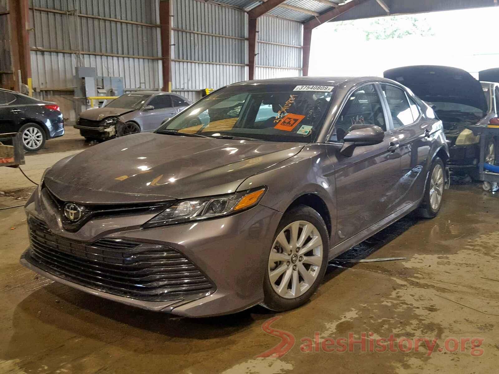 4T1B11HK1JU618774 2018 TOYOTA CAMRY