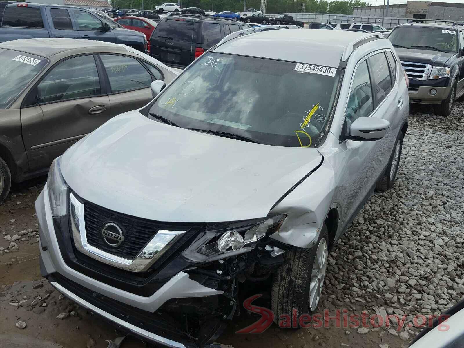 KNMAT2MV9JP587756 2018 NISSAN ROGUE