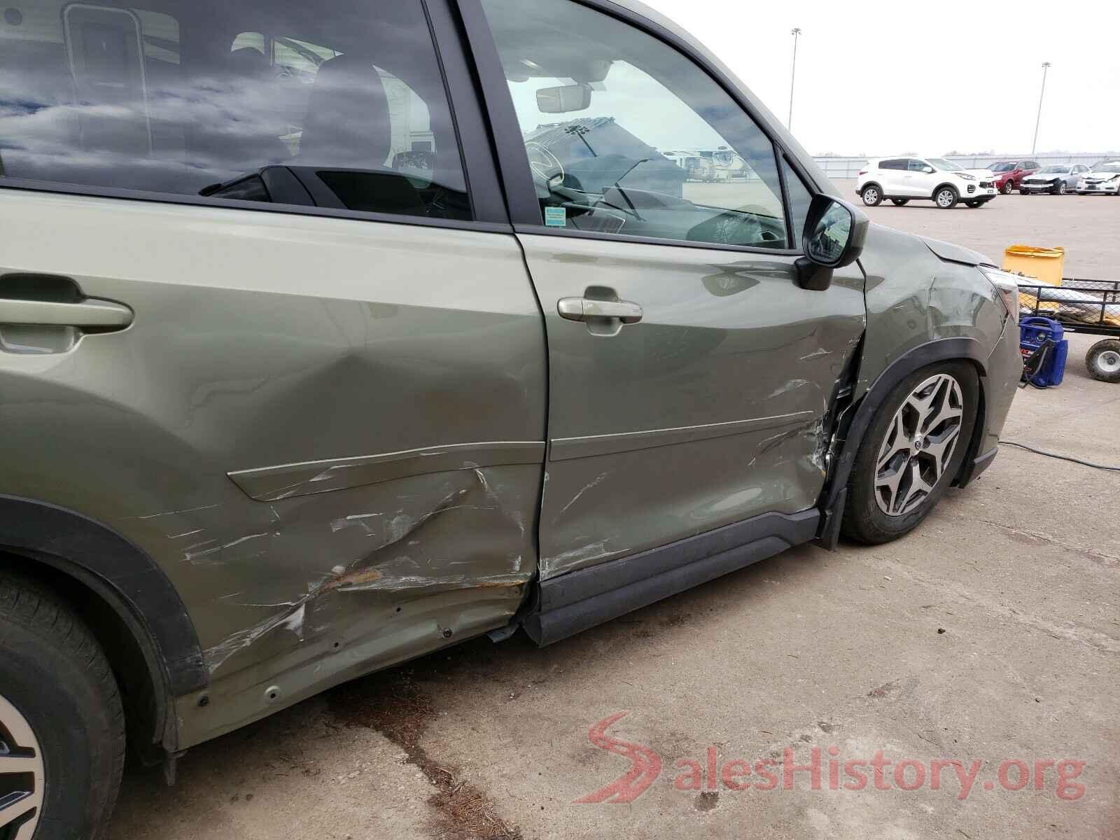 JF2SKAGC0KH447474 2019 SUBARU FORESTER