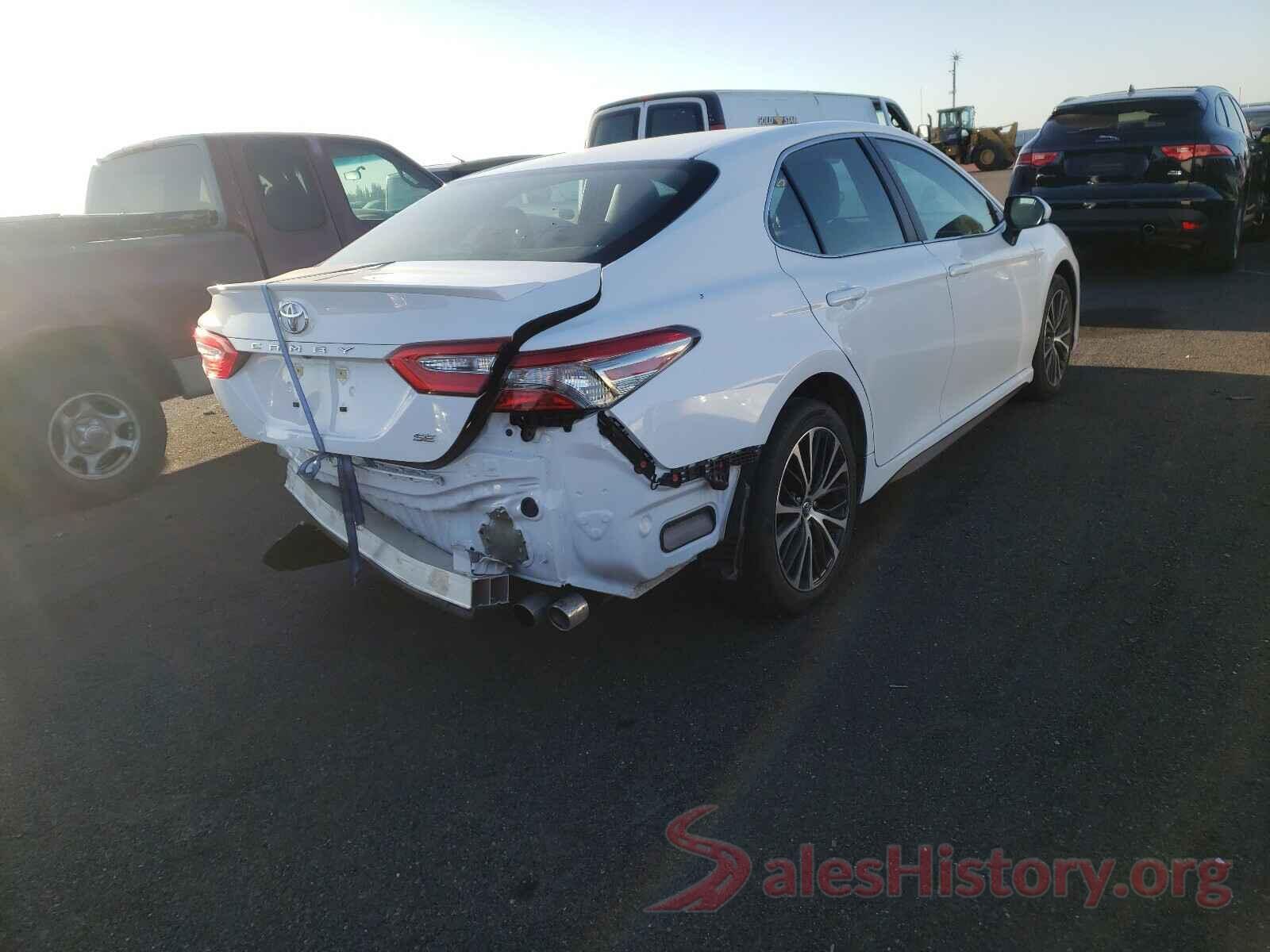 4T1B11HK4JU618641 2018 TOYOTA CAMRY