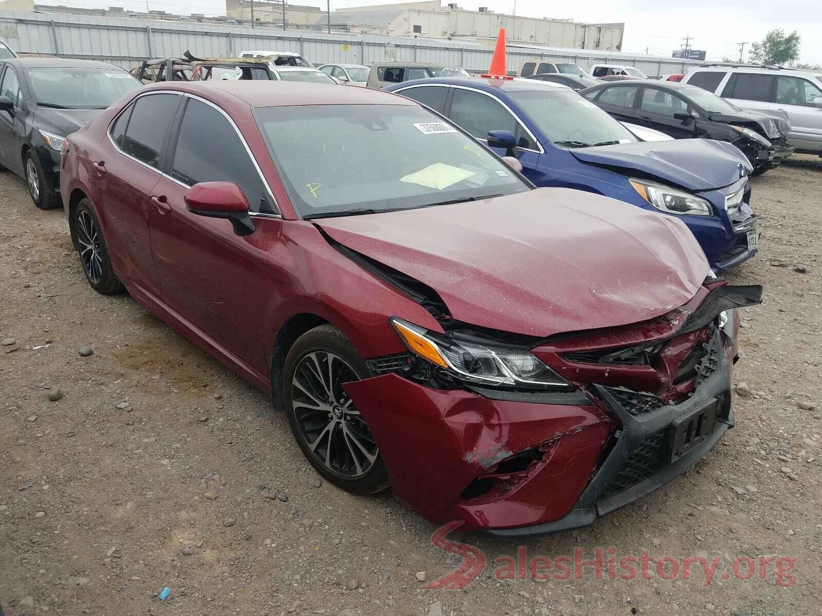 4T1B11HK8JU549601 2018 TOYOTA CAMRY