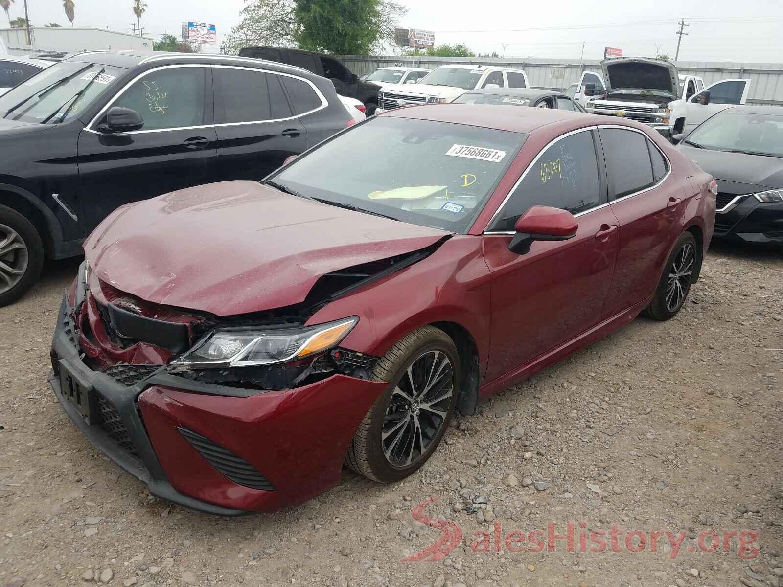 4T1B11HK8JU549601 2018 TOYOTA CAMRY