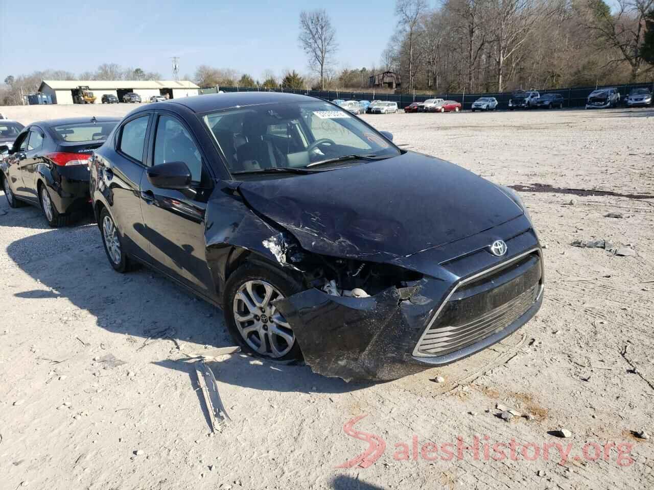 3MYDLBYV2JY323222 2018 TOYOTA YARIS