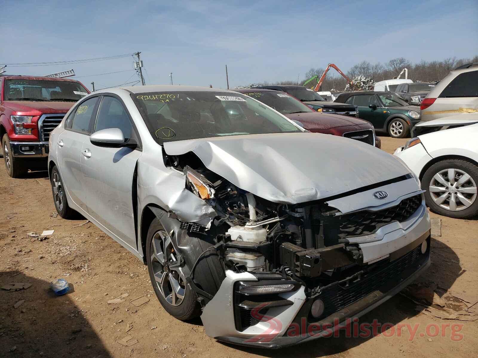 3KPF24AD0KE105824 2019 KIA FORTE