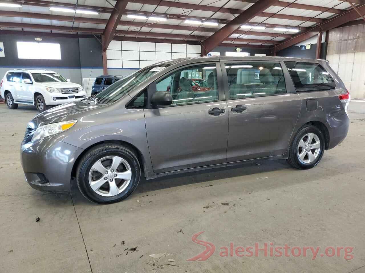 5TDZK3DC1DS327923 2013 TOYOTA SIENNA