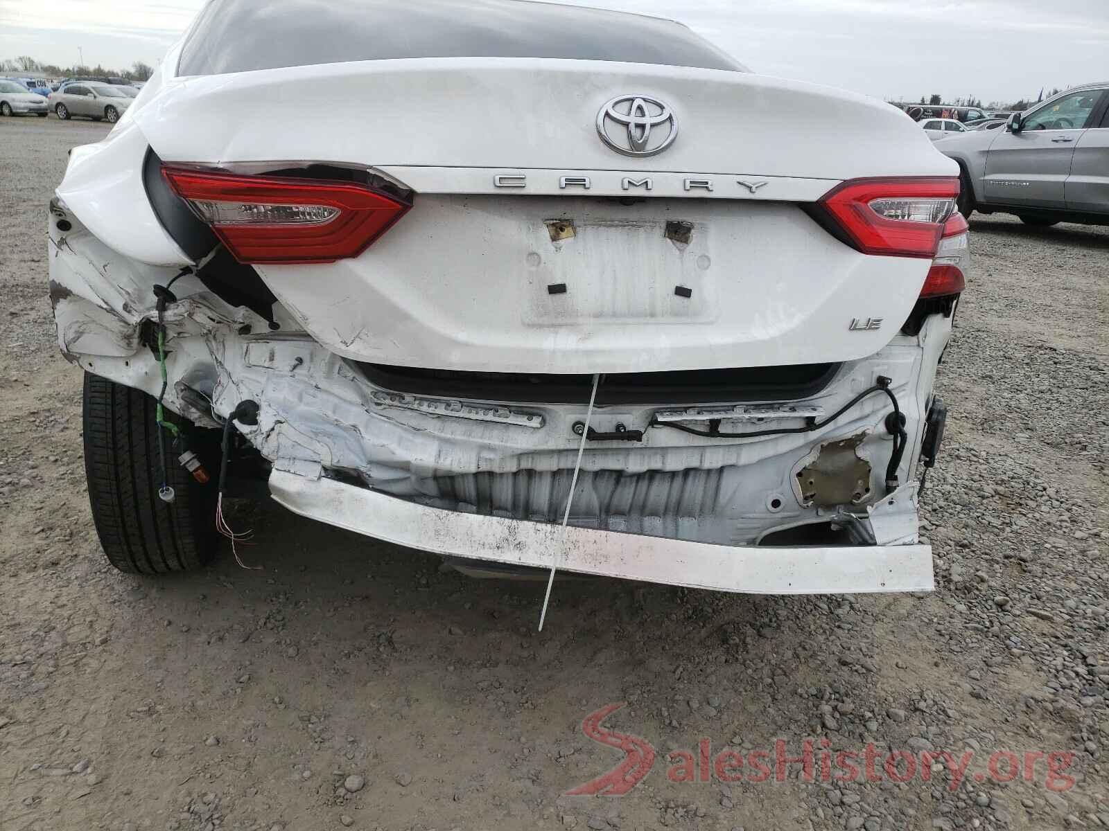 4T1B11HK0JU143327 2018 TOYOTA CAMRY