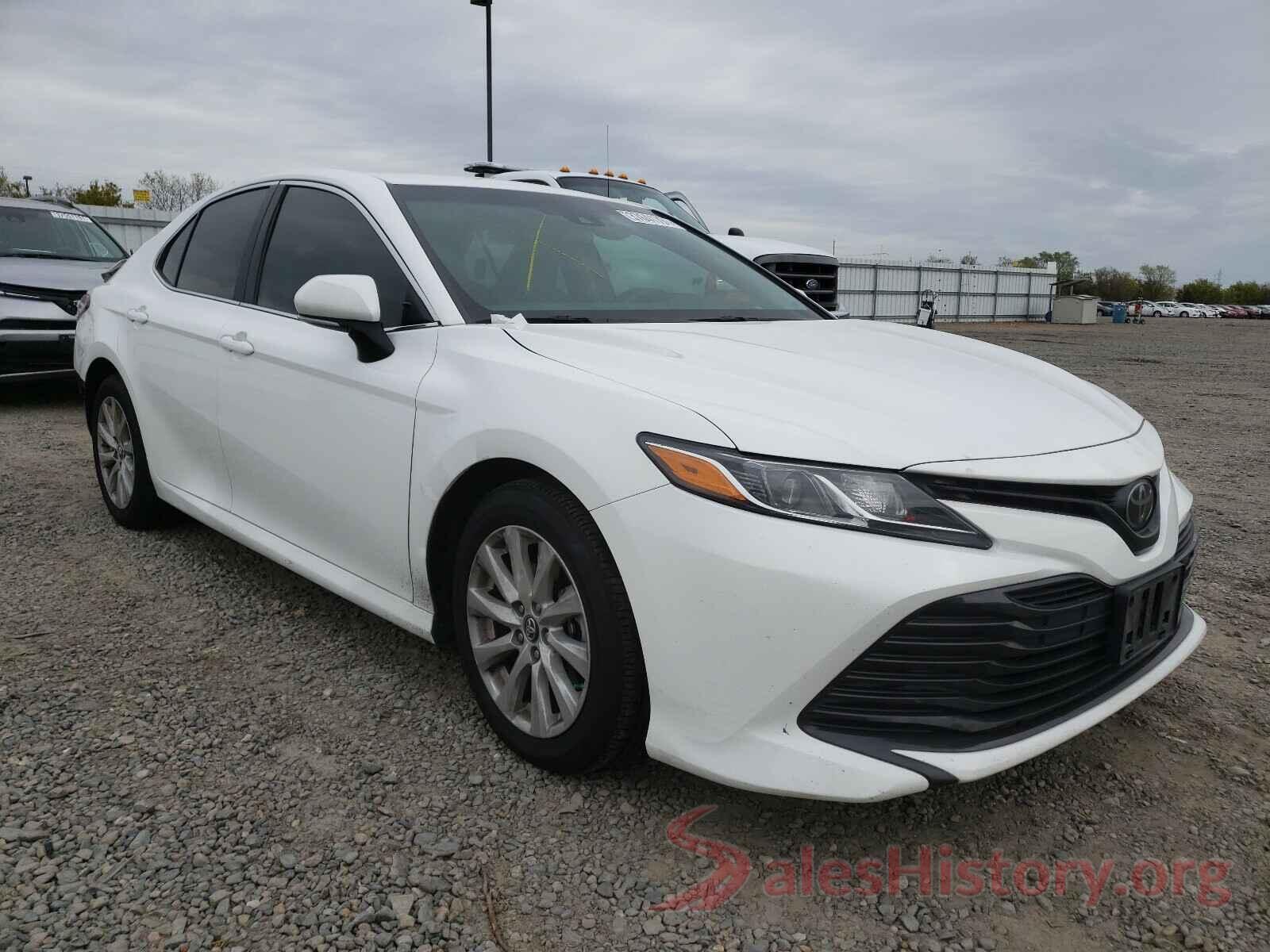 4T1B11HK0JU143327 2018 TOYOTA CAMRY