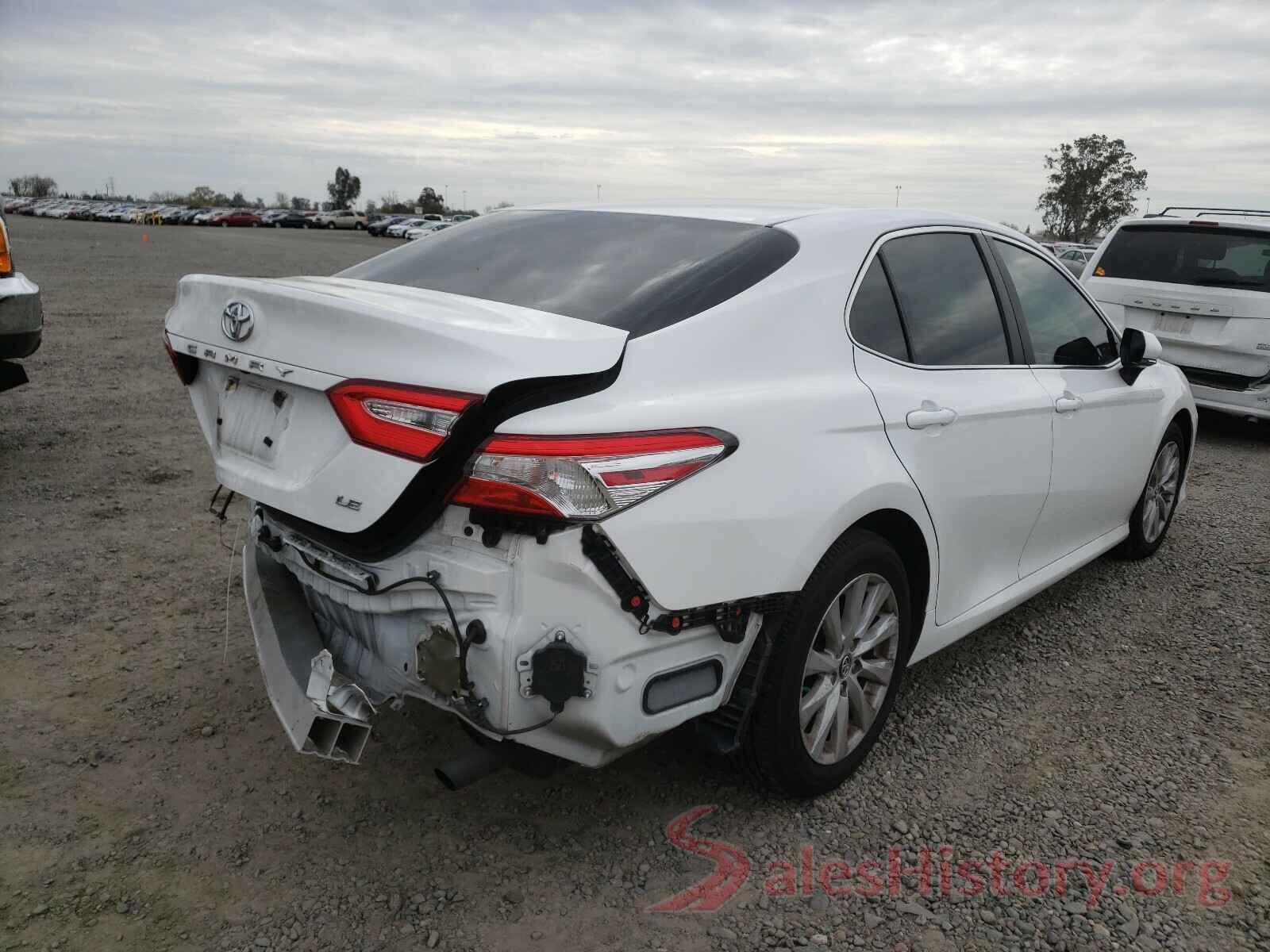 4T1B11HK0JU143327 2018 TOYOTA CAMRY