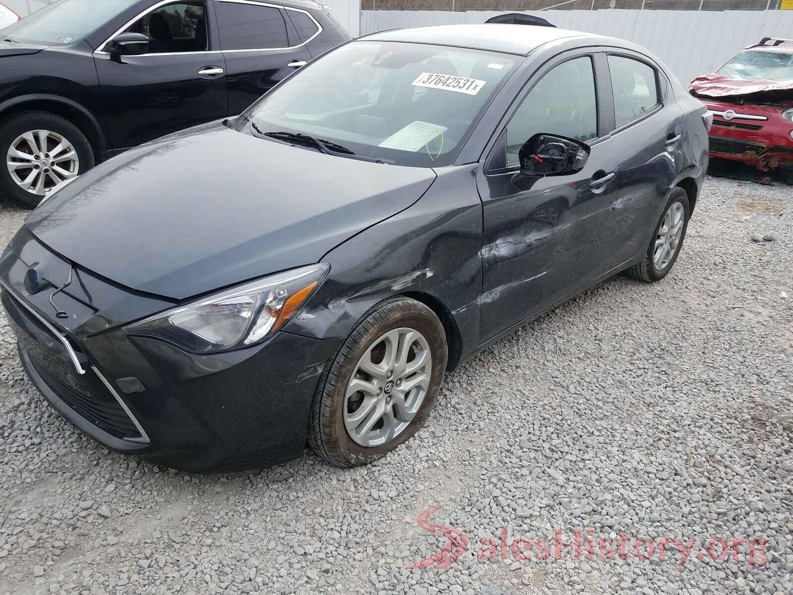 3MYDLBYV2HY165524 2017 TOYOTA YARIS