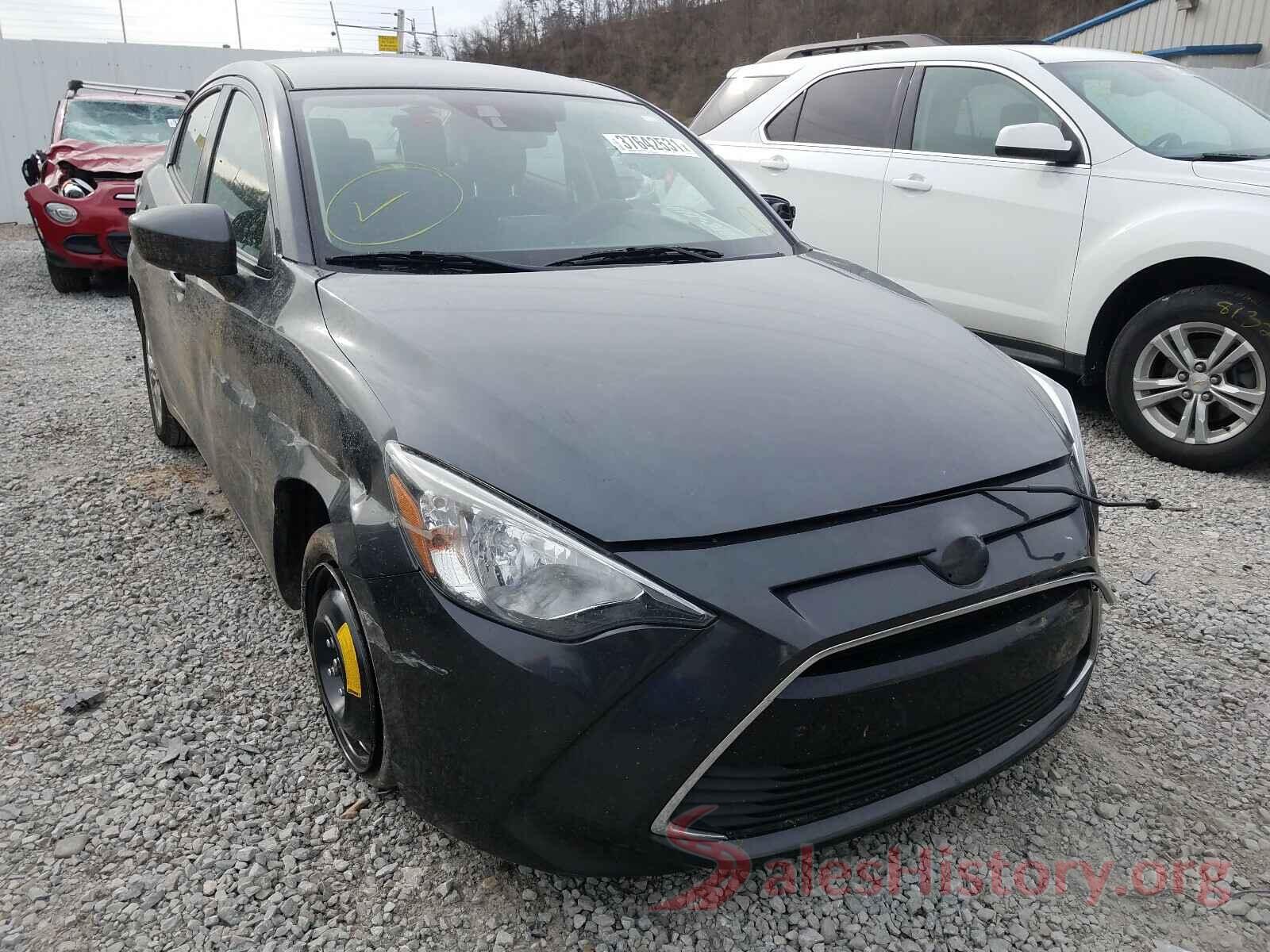 3MYDLBYV2HY165524 2017 TOYOTA YARIS