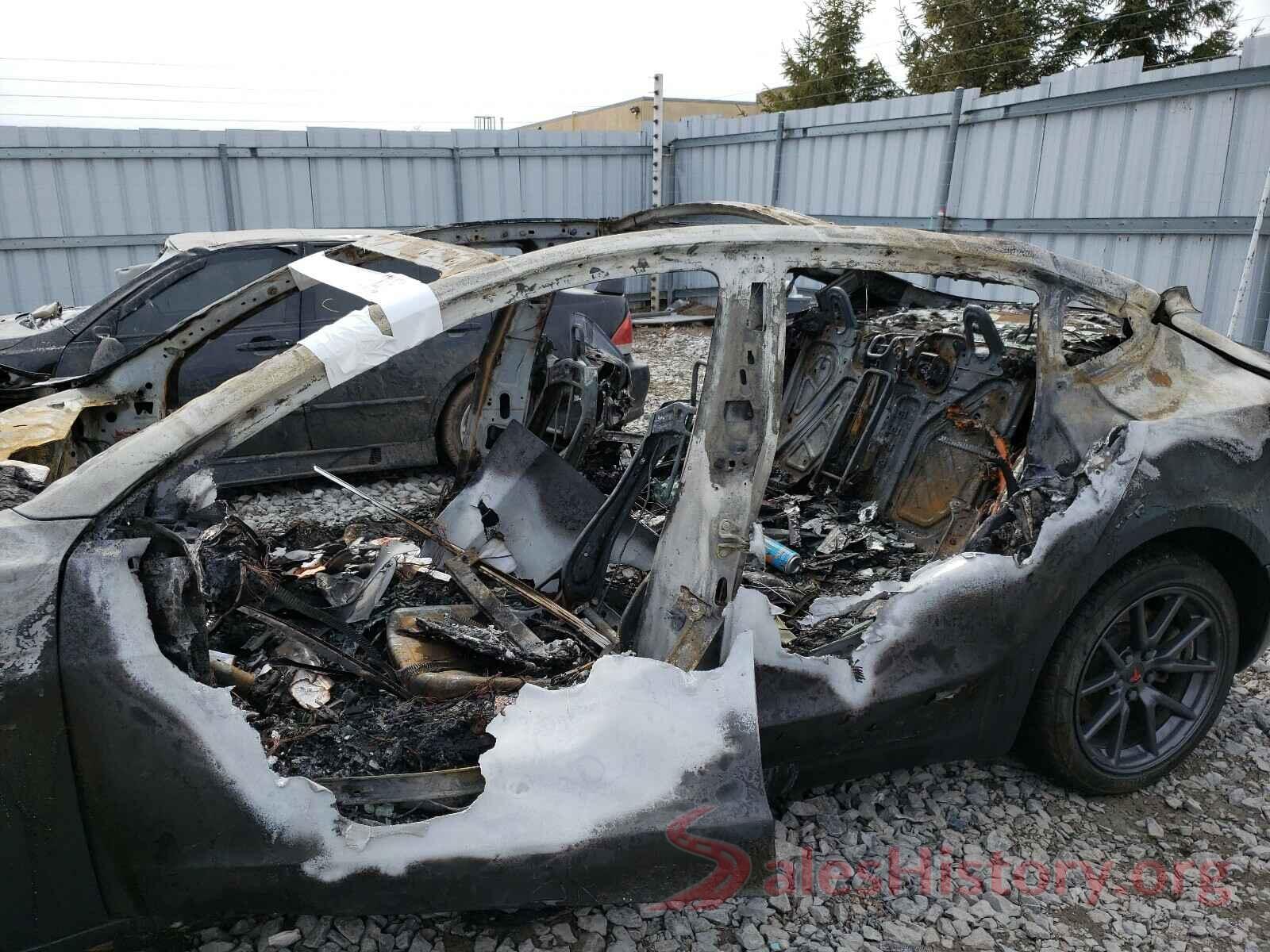 5YJ3E1EA0JF028728 2018 TESLA MODEL 3