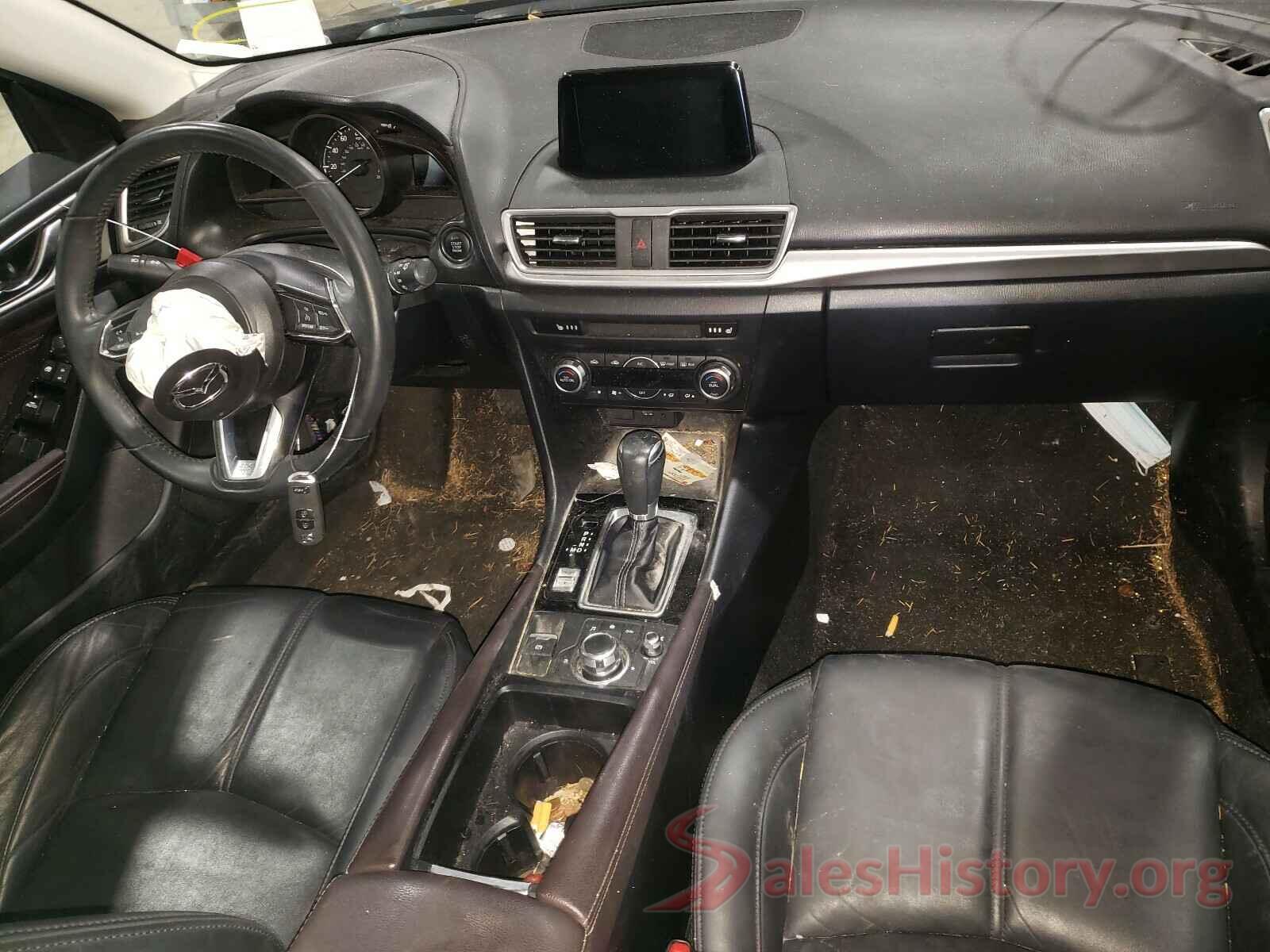 3MZBN1L30JM269732 2018 MAZDA 3