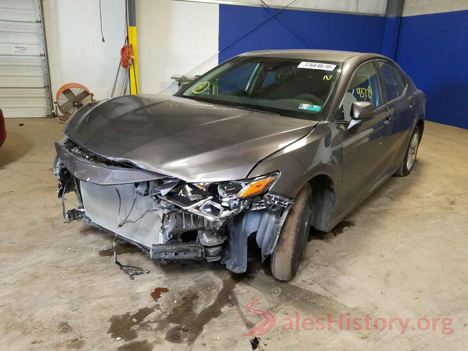 4T1B11HK3JU100732 2018 TOYOTA CAMRY