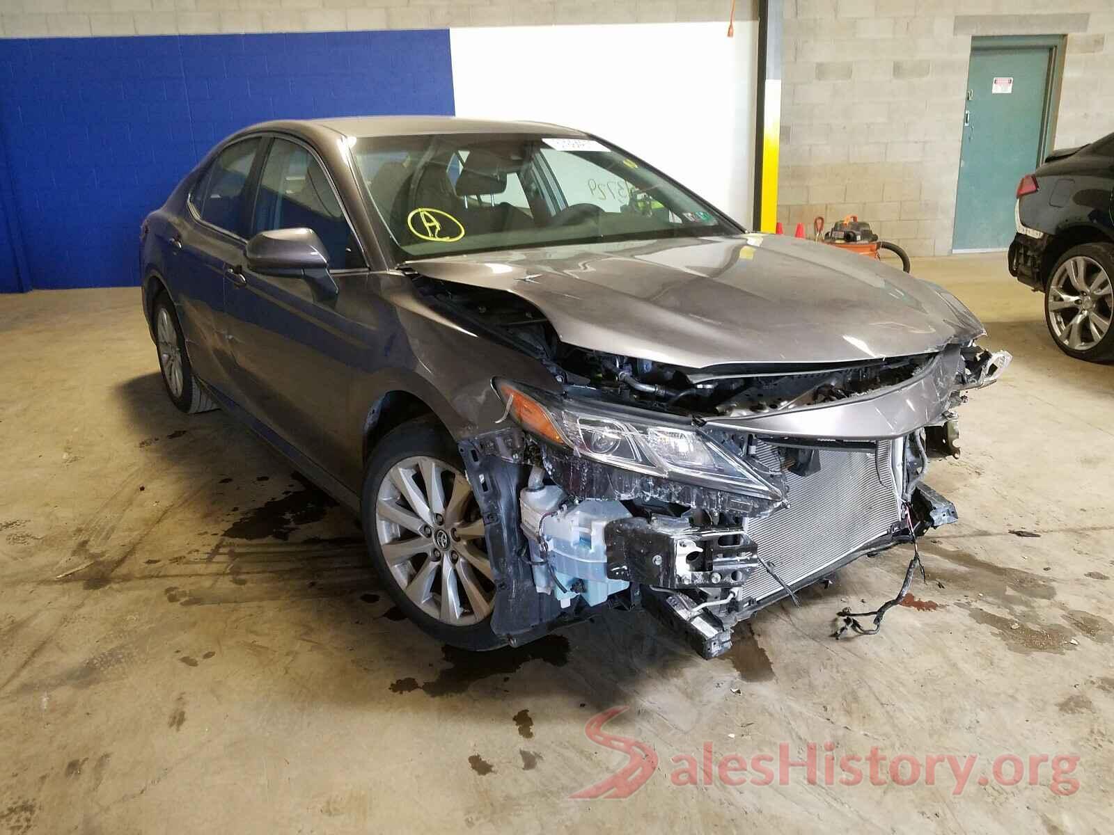 4T1B11HK3JU100732 2018 TOYOTA CAMRY