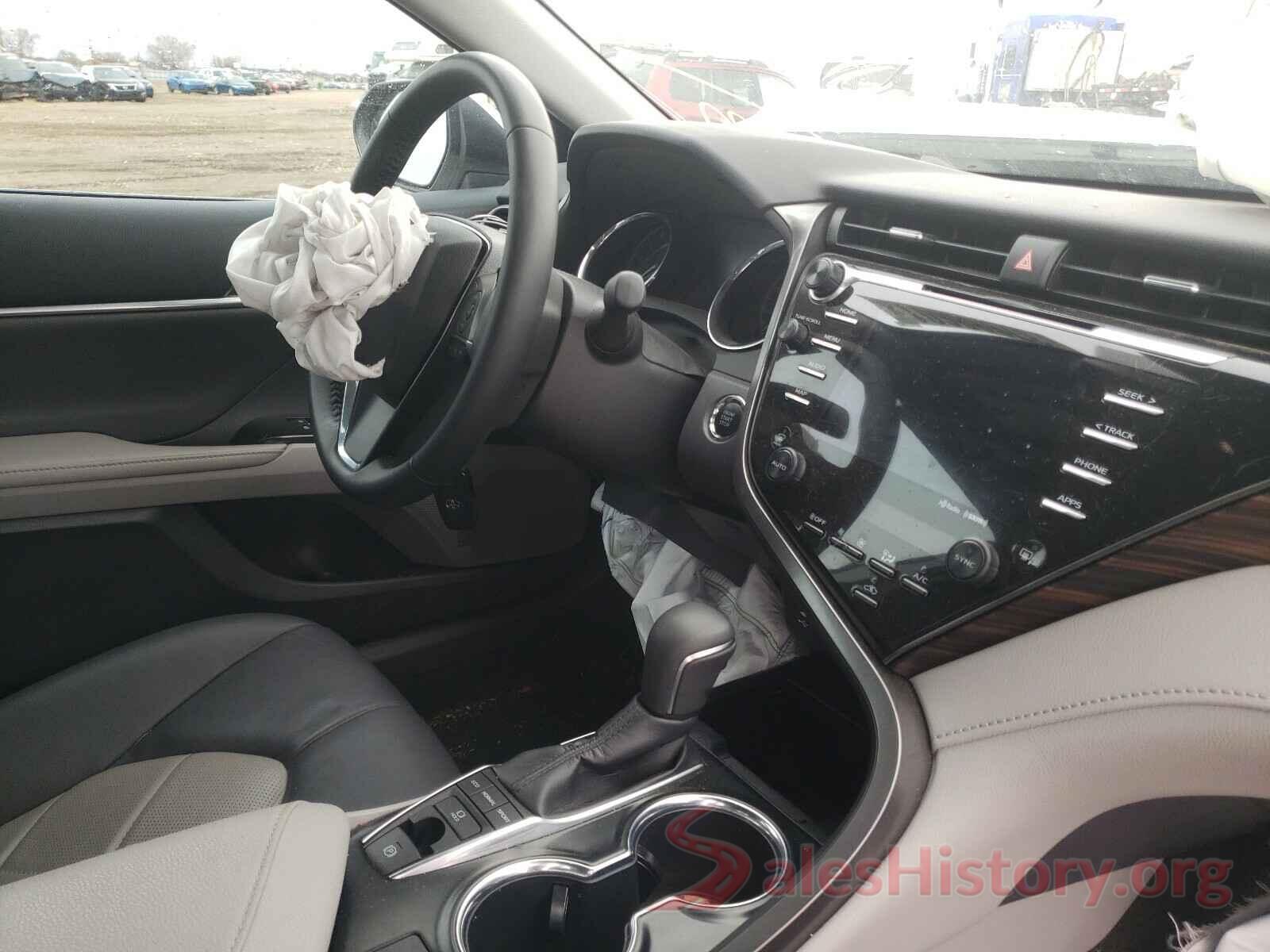 4T1B11HK8KU791077 2019 TOYOTA CAMRY