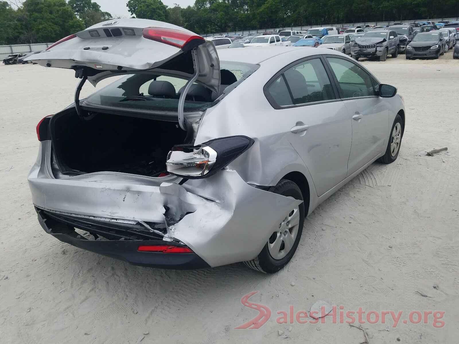 3KPFK4A70JE259121 2018 KIA FORTE