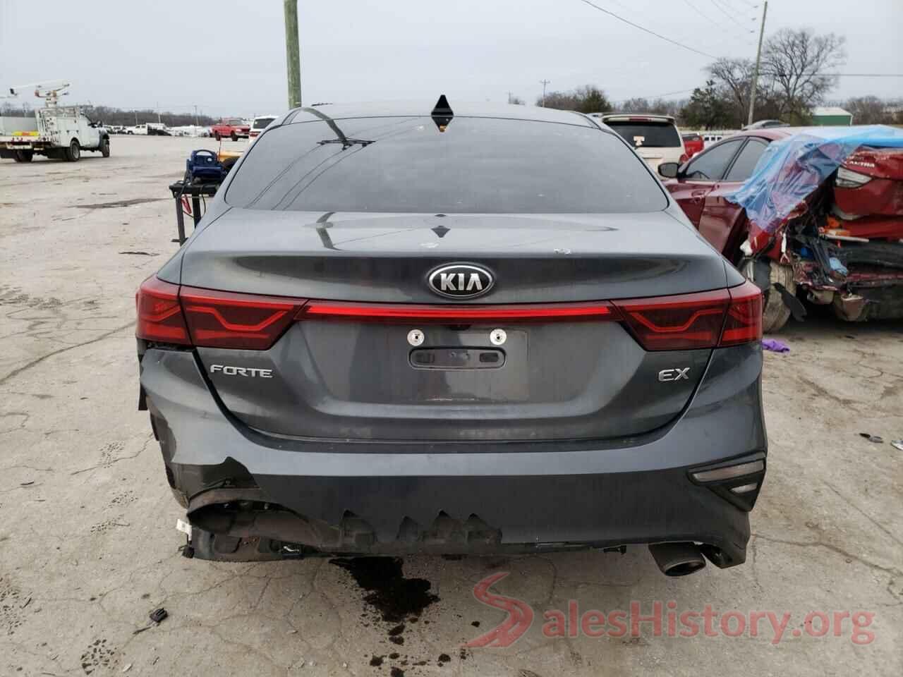 3KPF54AD4KE028401 2019 KIA FORTE