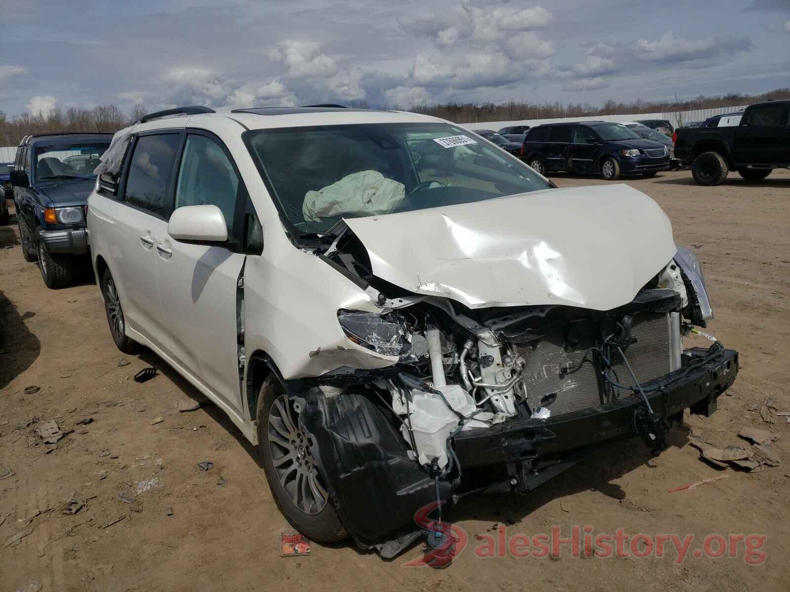 5TDYZ3DC9KS017961 2019 TOYOTA SIENNA