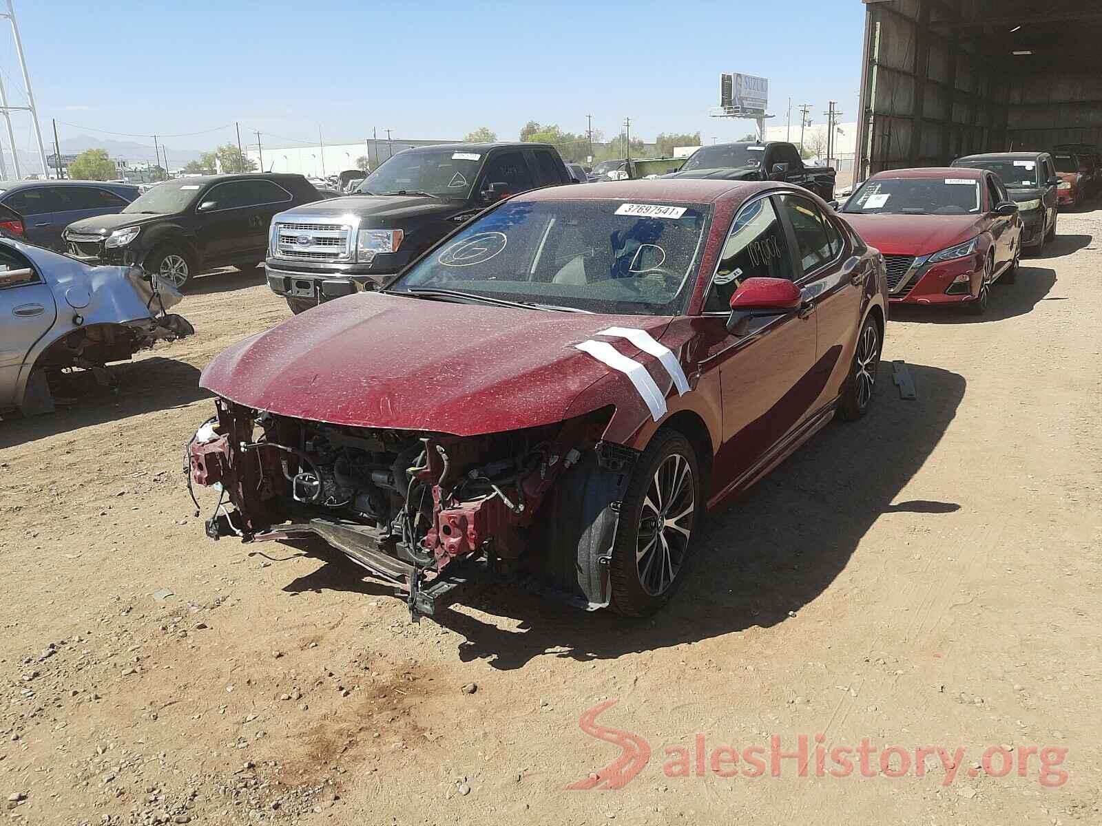 4T1B11HK3JU628299 2018 TOYOTA CAMRY