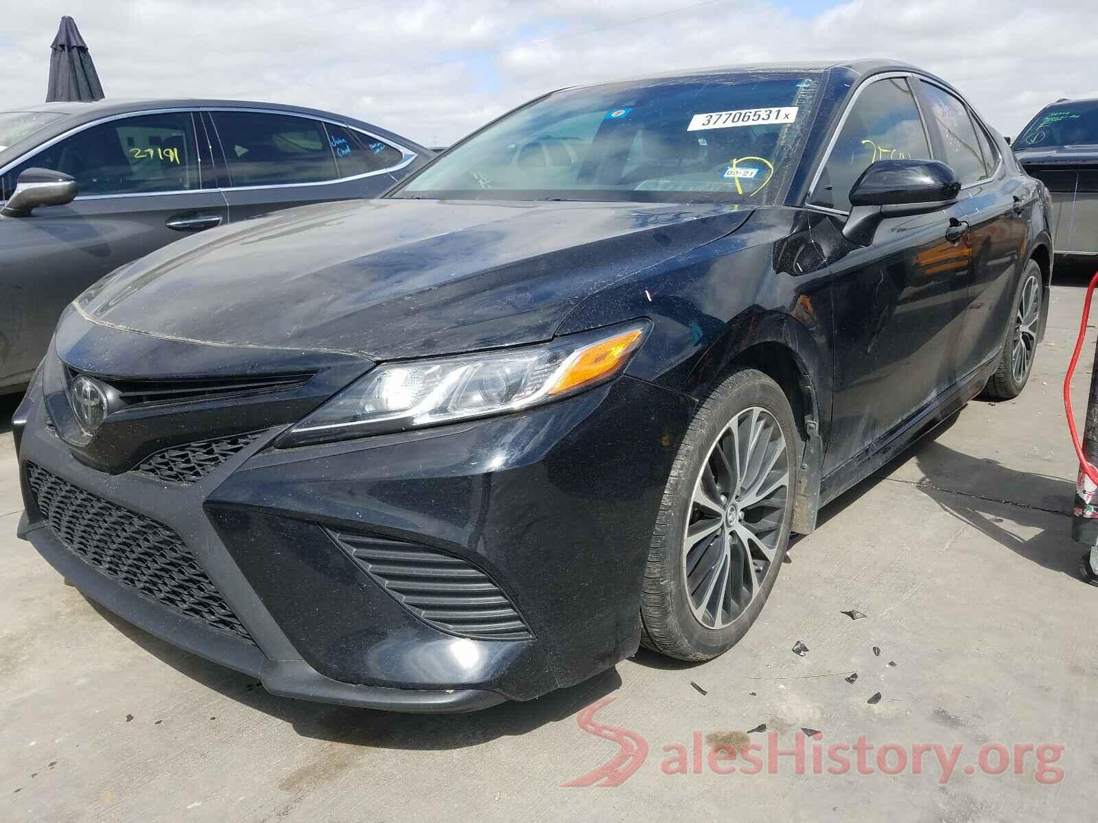 4T1B11HK9JU145657 2018 TOYOTA CAMRY