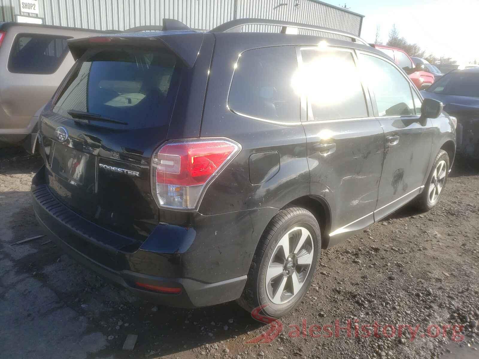 JF2SJAGC1JH537962 2018 SUBARU FORESTER