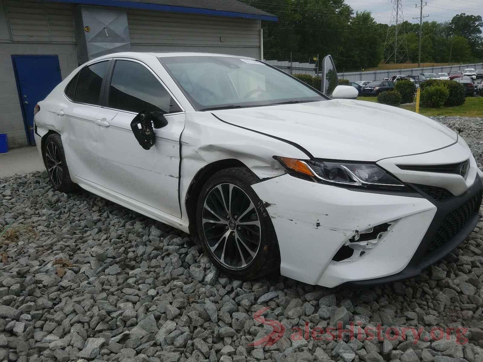 4T1B11HK4JU567321 2018 TOYOTA CAMRY