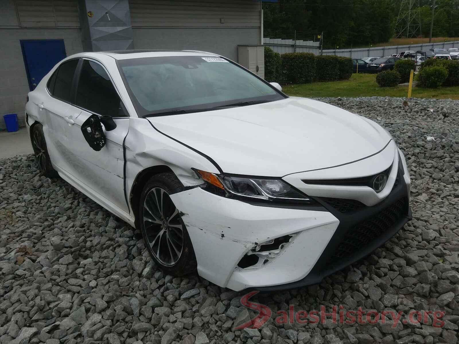 4T1B11HK4JU567321 2018 TOYOTA CAMRY