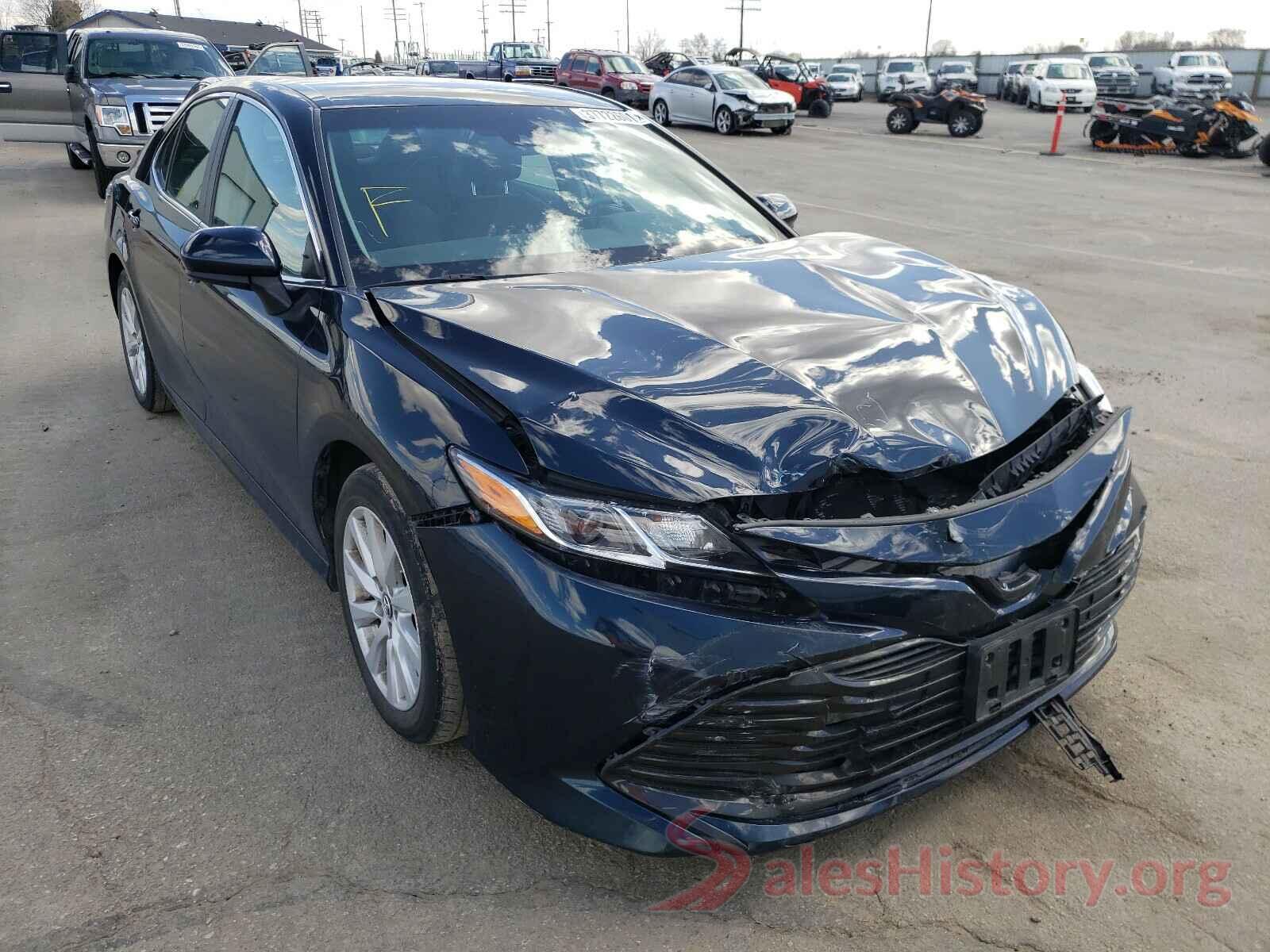 4T1B11HK7JU592374 2018 TOYOTA CAMRY