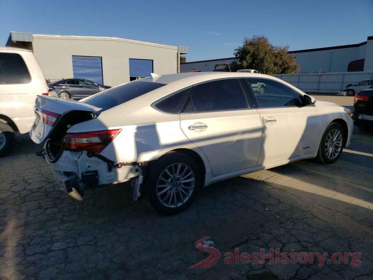 4T1BD1EB8JU060112 2018 TOYOTA AVALON