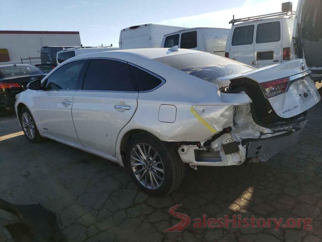 4T1BD1EB8JU060112 2018 TOYOTA AVALON