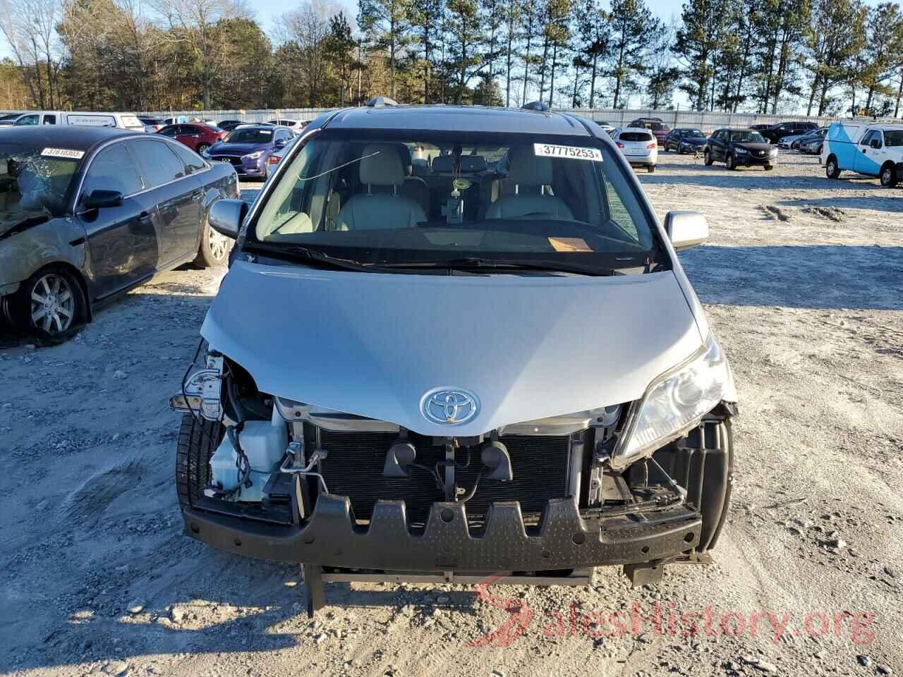 5TDYK3DC1FS652747 2015 TOYOTA SIENNA