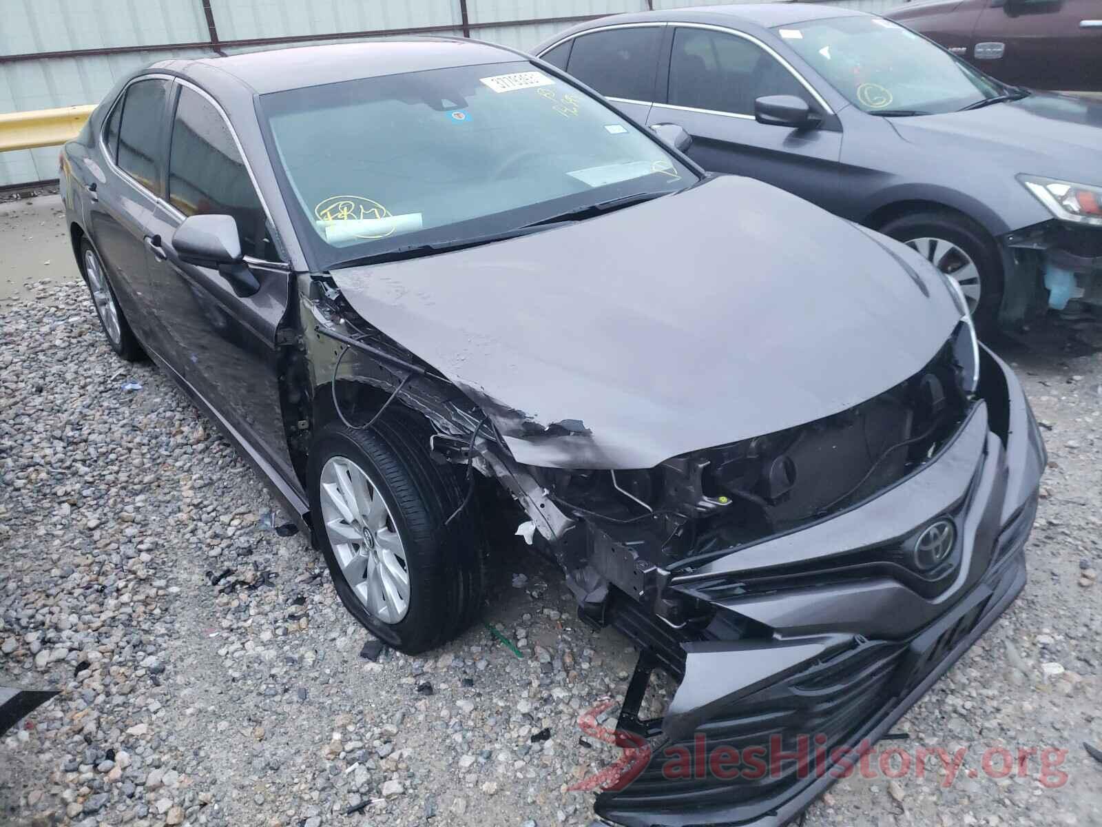 4T1B11HK1JU156393 2018 TOYOTA CAMRY