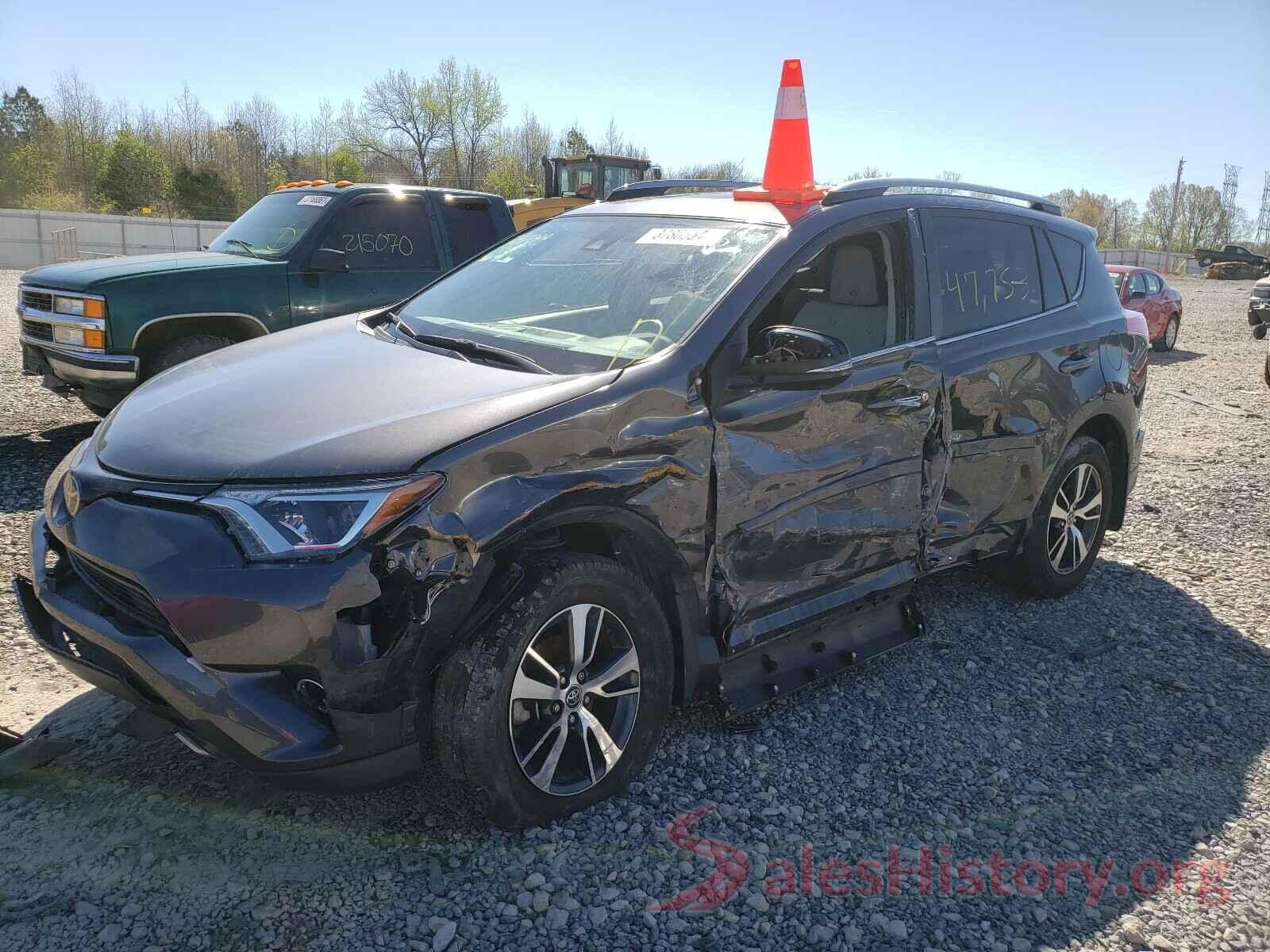 JTMWFREV1JJ727404 2018 TOYOTA RAV4