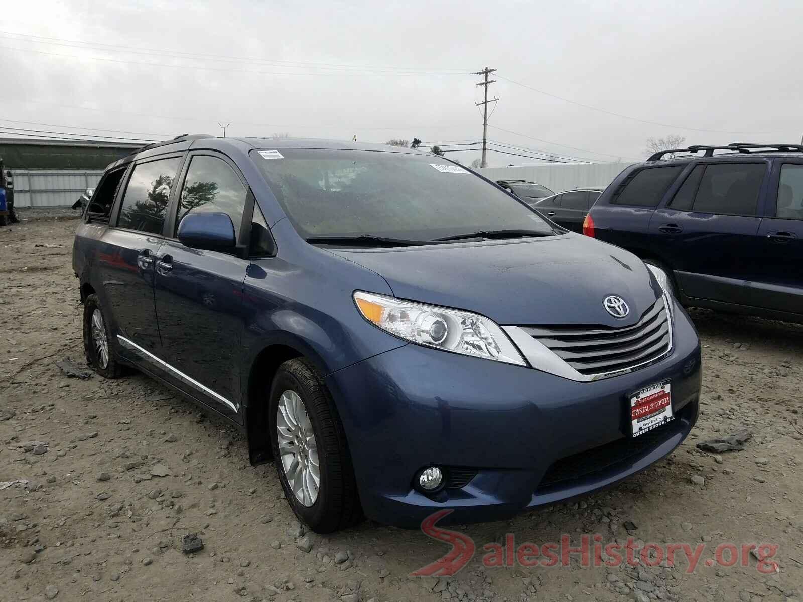 5TDYZ3DC3HS877010 2017 TOYOTA SIENNA