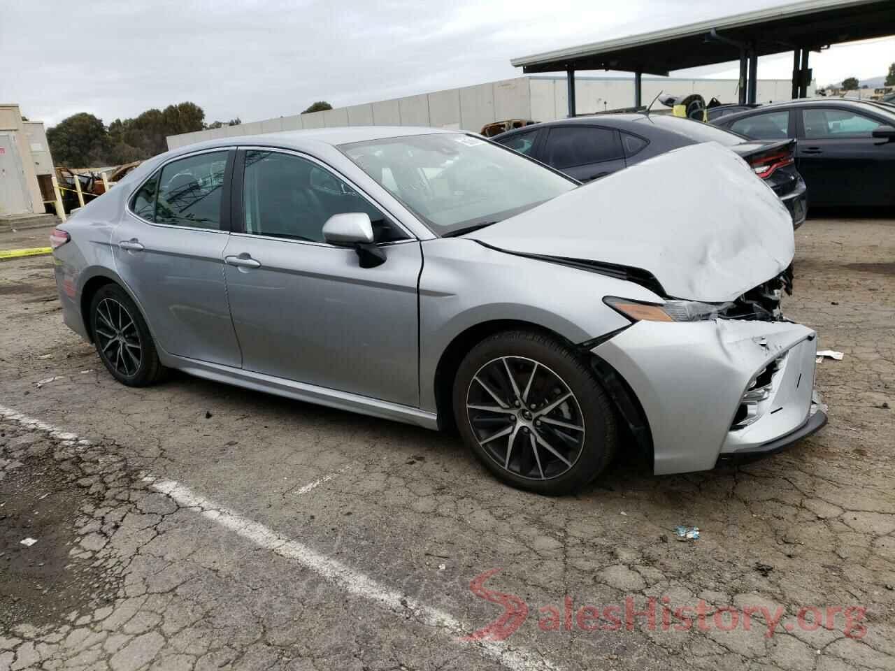 4T1G11AK1MU580676 2021 TOYOTA CAMRY