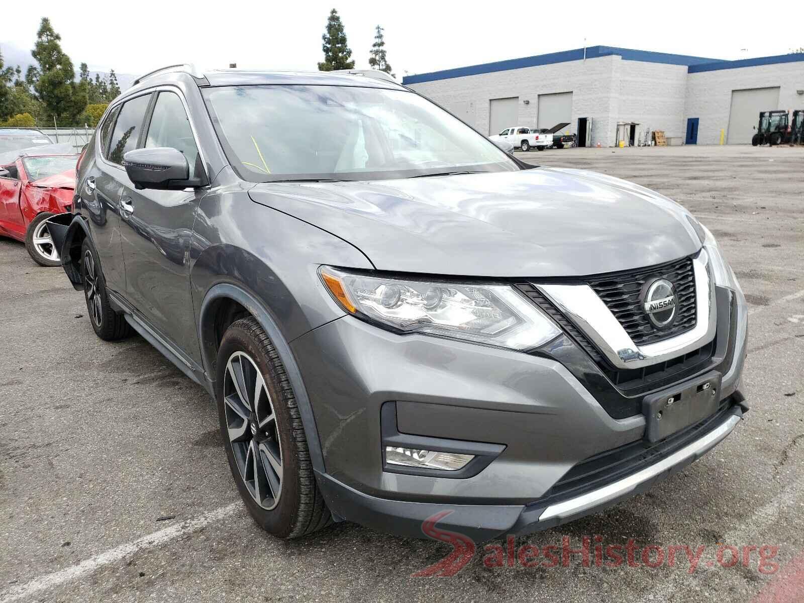 JN8AT2MT8JW487141 2018 NISSAN ROGUE