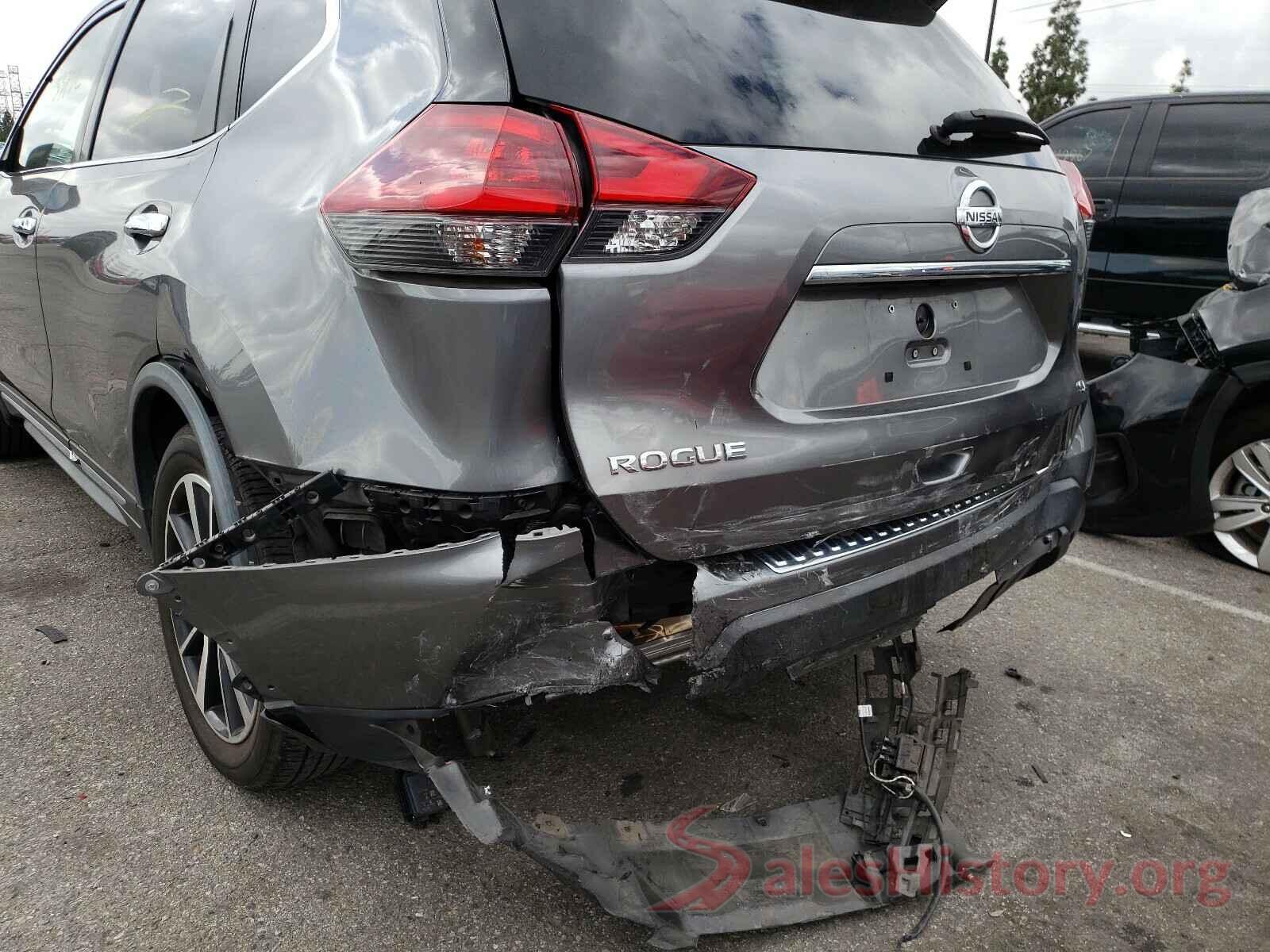 JN8AT2MT8JW487141 2018 NISSAN ROGUE