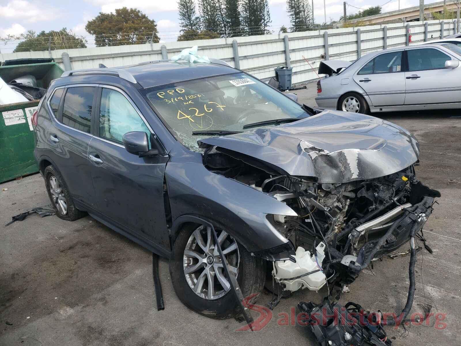 KNMAT2MTXJP504267 2018 NISSAN ROGUE