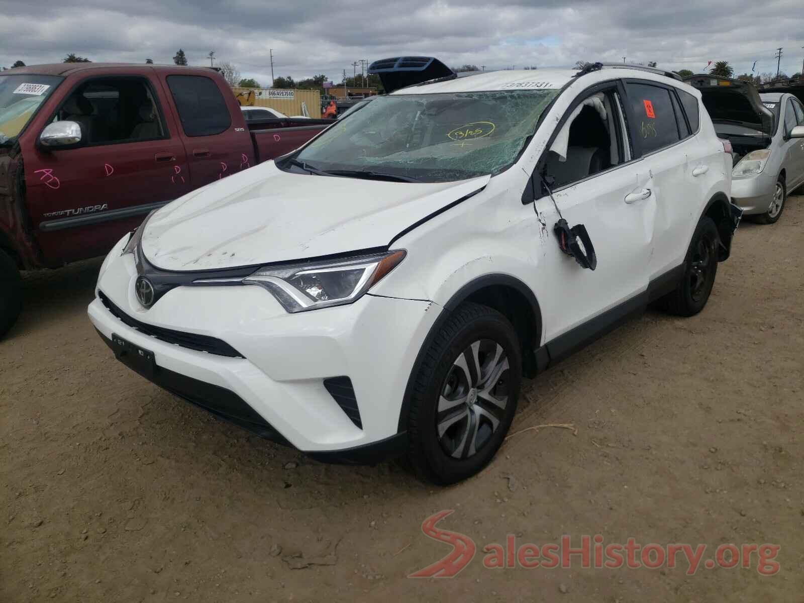 2T3ZFREV5HW390082 2017 TOYOTA RAV4