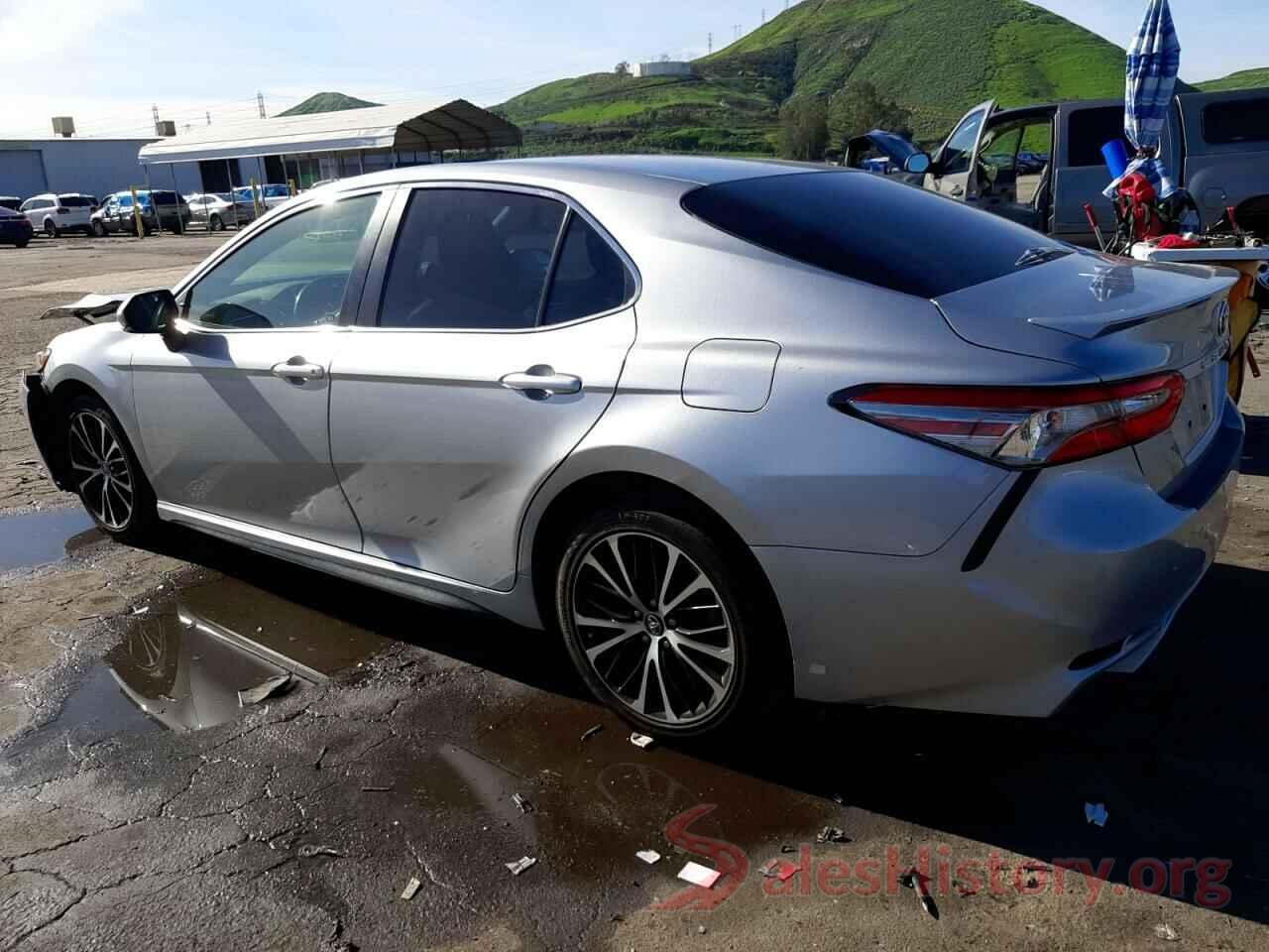 4T1B11HK0JU158474 2018 TOYOTA CAMRY