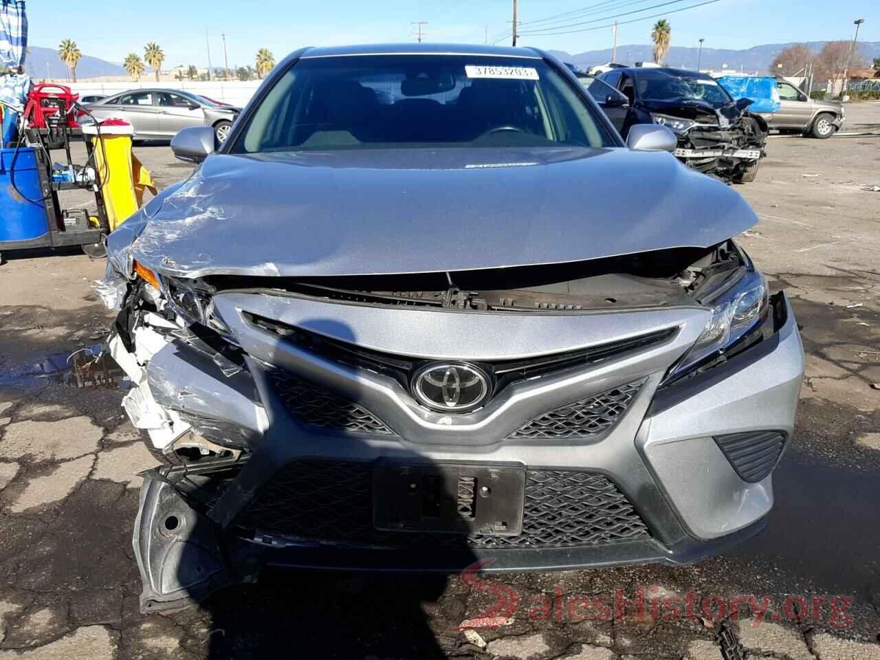 4T1B11HK0JU158474 2018 TOYOTA CAMRY