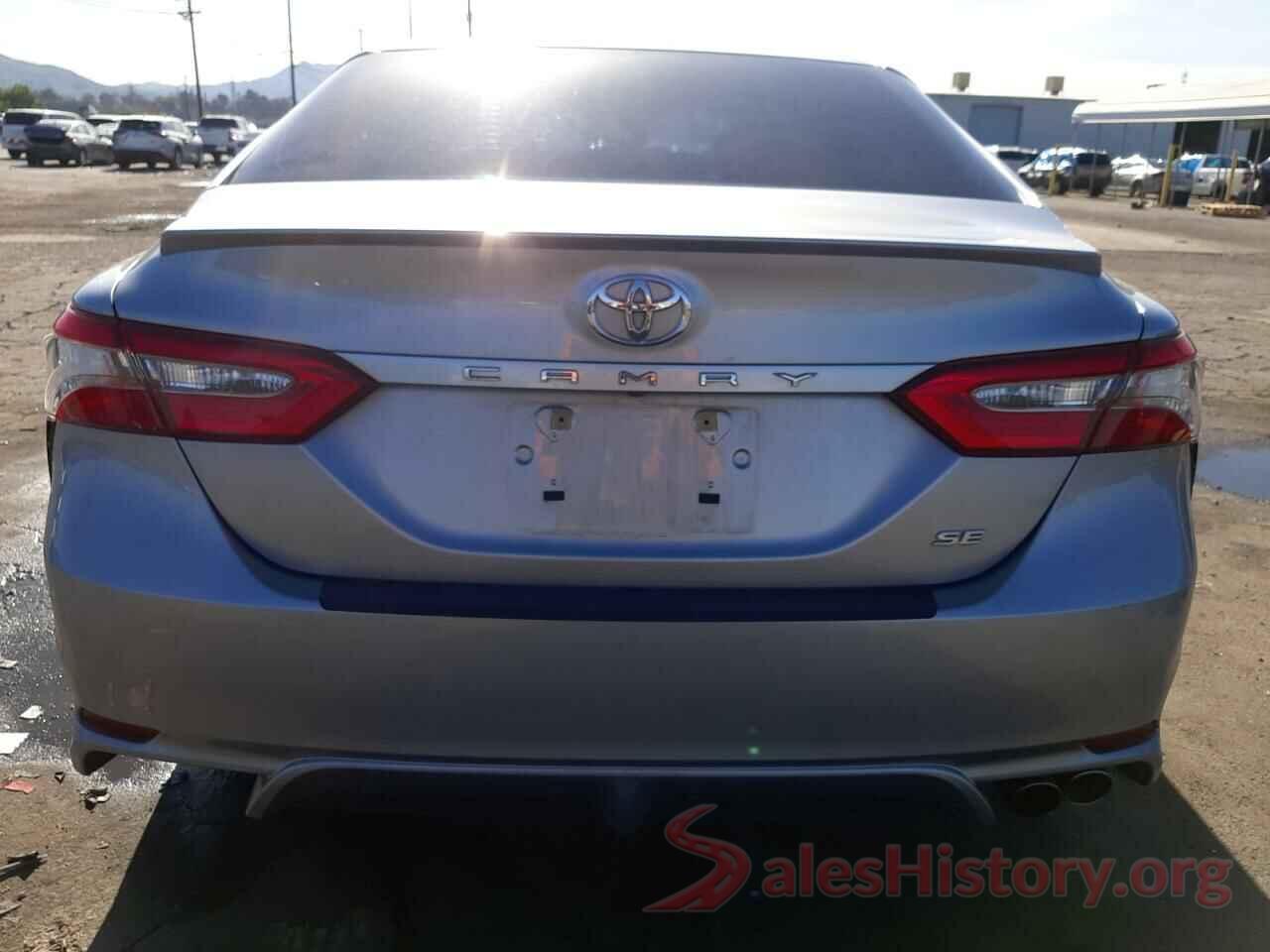 4T1B11HK0JU158474 2018 TOYOTA CAMRY