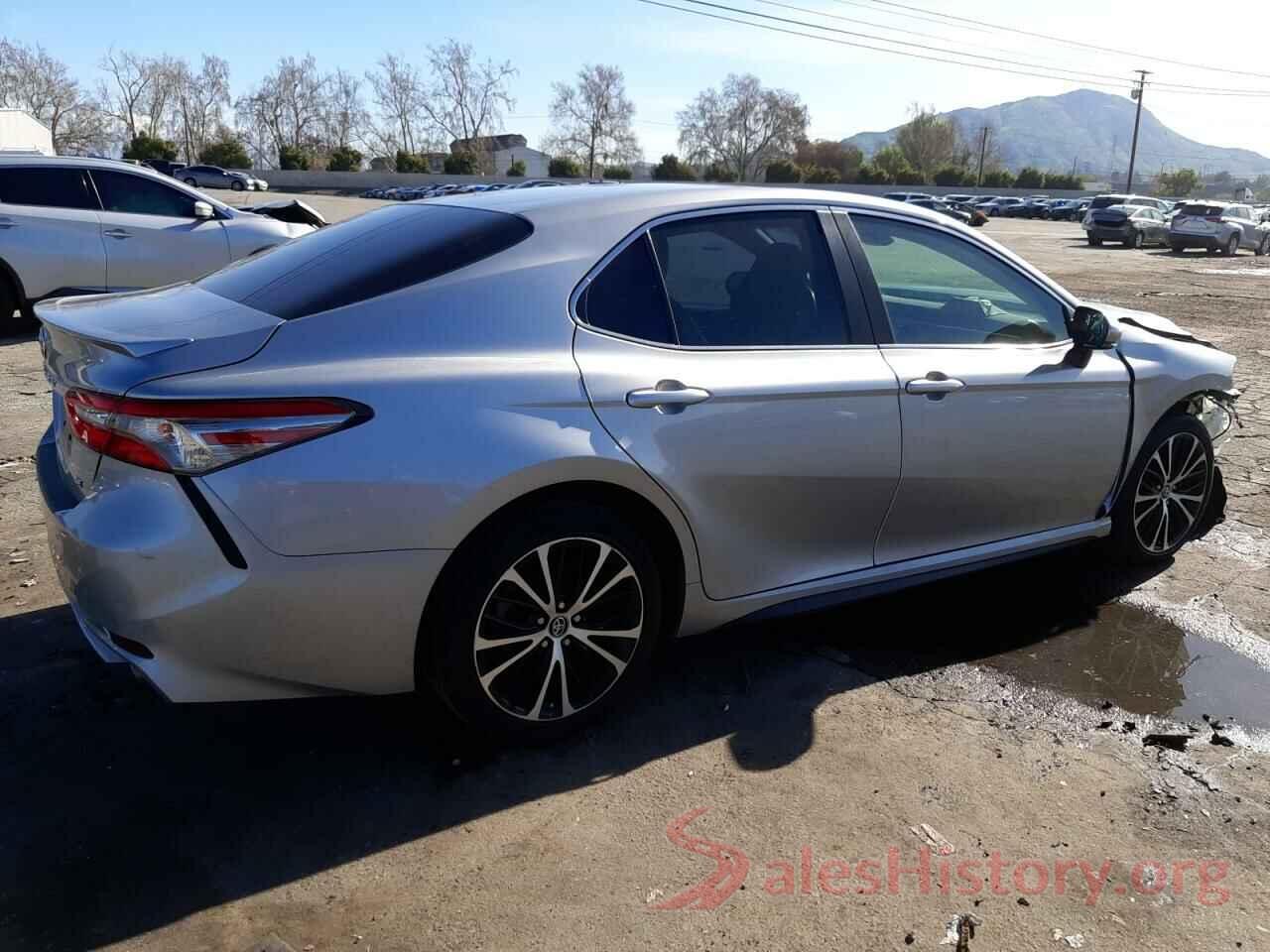 4T1B11HK0JU158474 2018 TOYOTA CAMRY